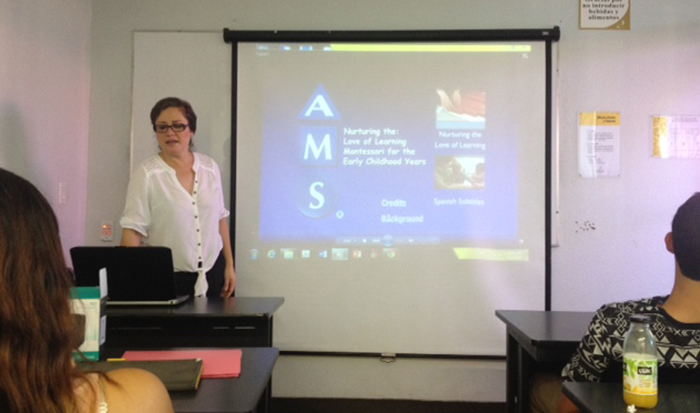 Abordan método Montessori