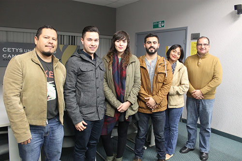 Ganan beca para estancia en EUA