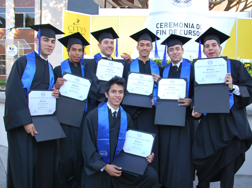 La Ceremonia de Graduación es Fin y Principio