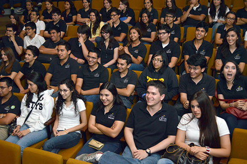 Despiden a bachilleres con conferencia