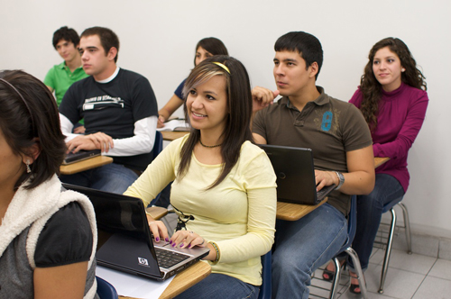 Felicitan a alumnos sobresalientes