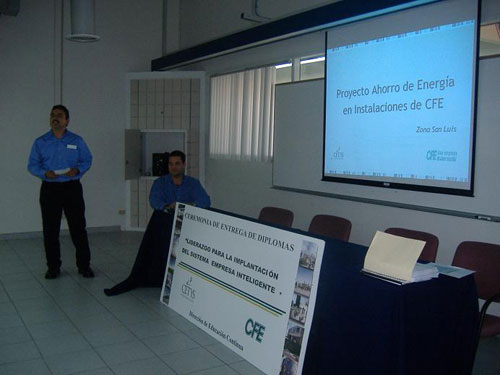 Trabajadores de CFE Concluyen Diplomado