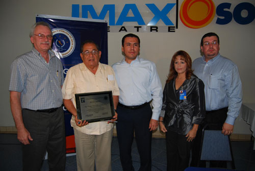 Distinguen Labor del Rector