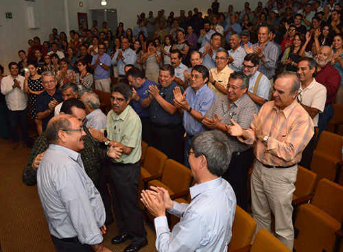 Reconocen trayectoria de Ing. Rebollar