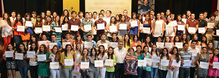 Reconocen su alto rendimiento académico