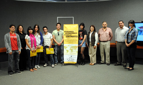 Alumnos de intercambio reciben reconocimiento especial