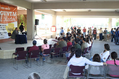Tienen Alumnos Plática con el Rector