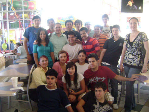 Se Reúnen Estudiantes Foráneos