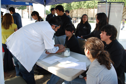 Se Unen a Donación de Sangre