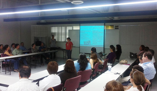 Imparten talleres para padres y alumnos