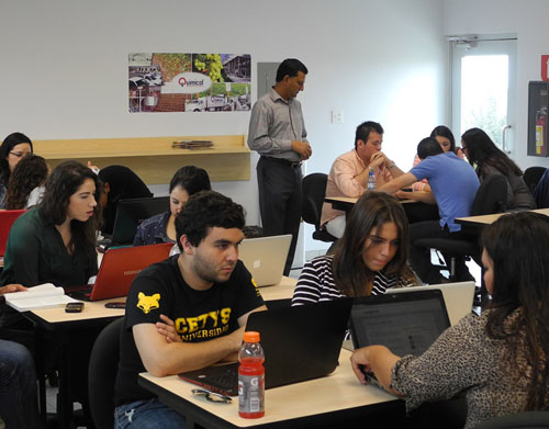 Asisten a International Summer Program