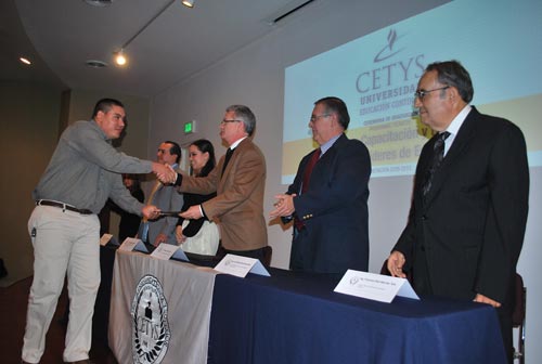 Egresa nueva generación de técnicos