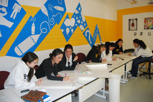 Facilitan talleres vocacionales
