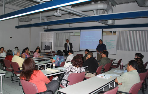 Abordan aplicación de TIC en educación especial