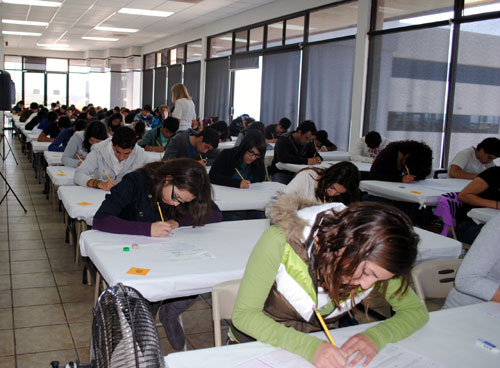 Alumnos de Prepa Presentan TOEFL