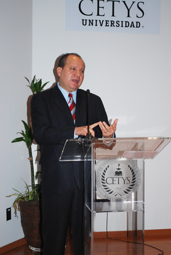 Imparten Conferencia sobre Derecho Laboral