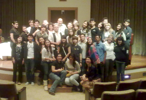 Asisten a alumnos del BI a World Link