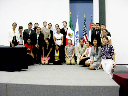 Participan en competencia internacional