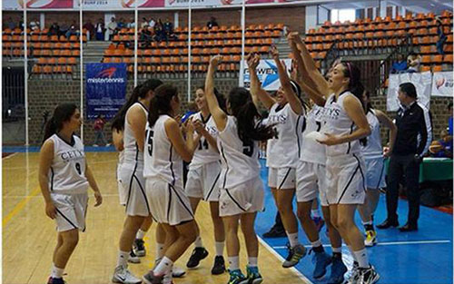 Pasan a la final de Universiada