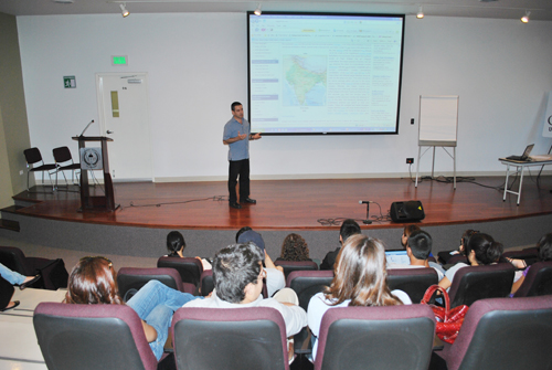 Alumnos viajarán a la India en 2012