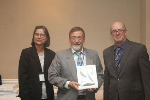 Participa en Congreso ACACIA