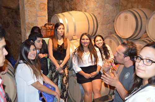 Visitan el viñedo Quinta Monasterio