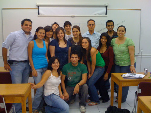 Gerente de Thomson, Ofrece Plática a Estudiantes