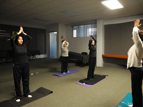 Invitan a clases de yoga