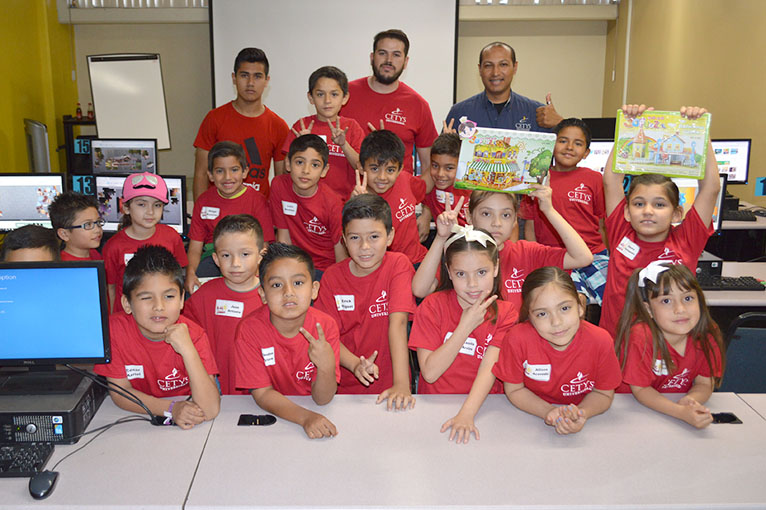 Disfrutan niños de la Biblioteca CETYS