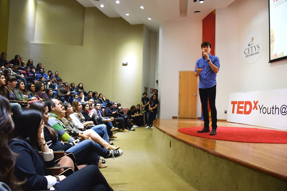 Fluyen ideas en TEDx Youth “Mosaico Humano”