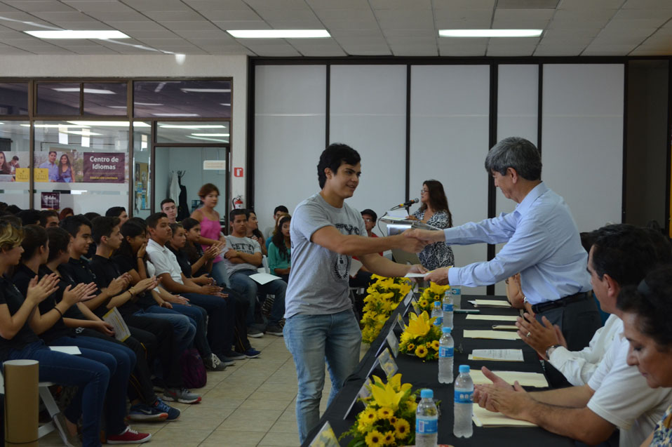 20160816-becas3