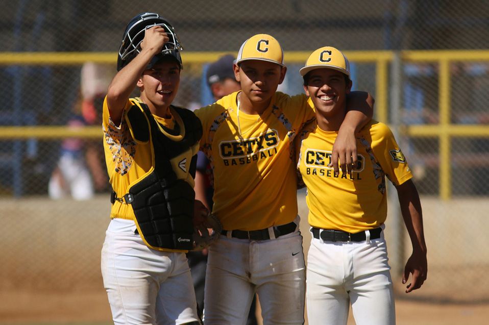 Zorros Tijuana arrasa en Béisbol Preparatoria