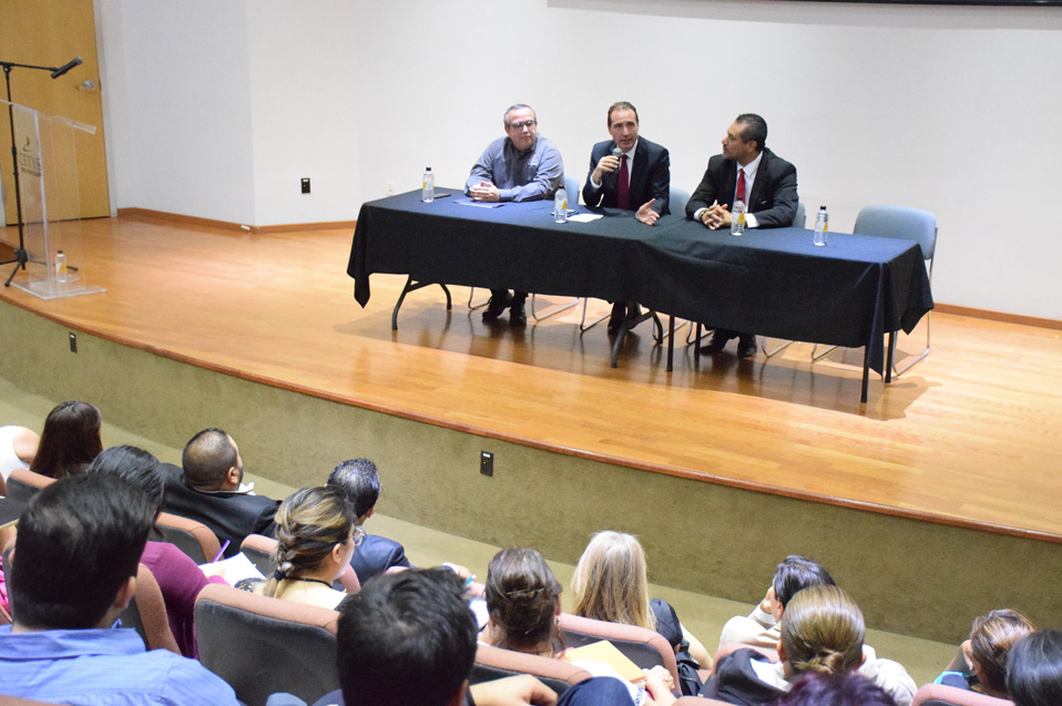 Juez de la Corte IDH dialoga con alumnos del Campus Tijuana