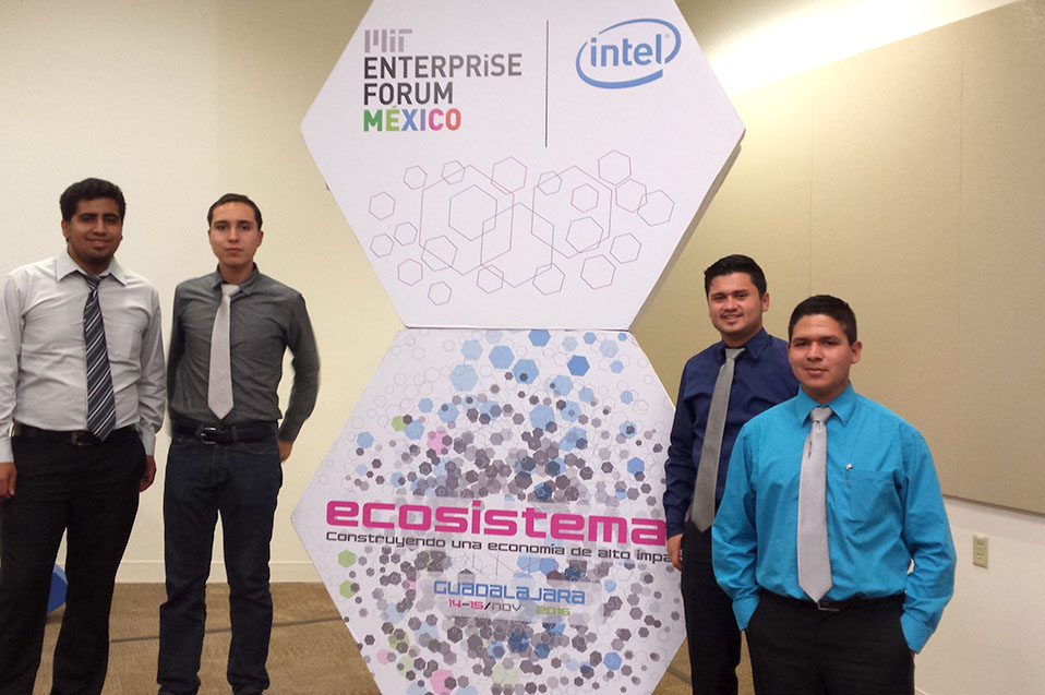 Estudiantes CETYS en Intel Innovation Week