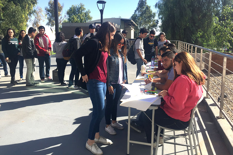 Eligen estudiantes a sus representantes