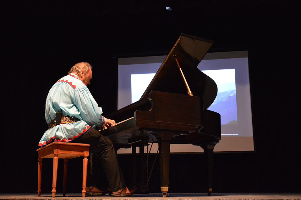 Promueve el pianista Romayne Wheeler altruismo en CETYS