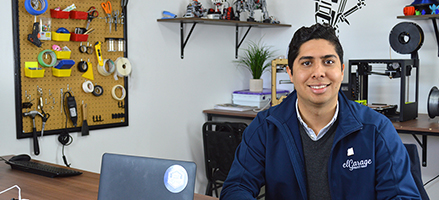 Andrés Daniel Ruelas, recién egresado exitoso