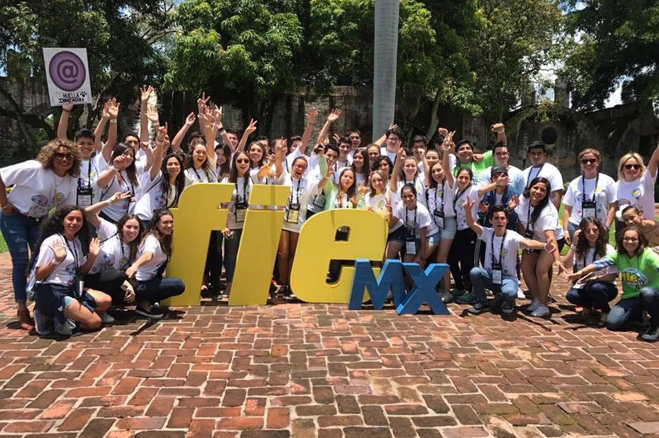 Destacan bachilleres en Foro Internacional de Emprendedores