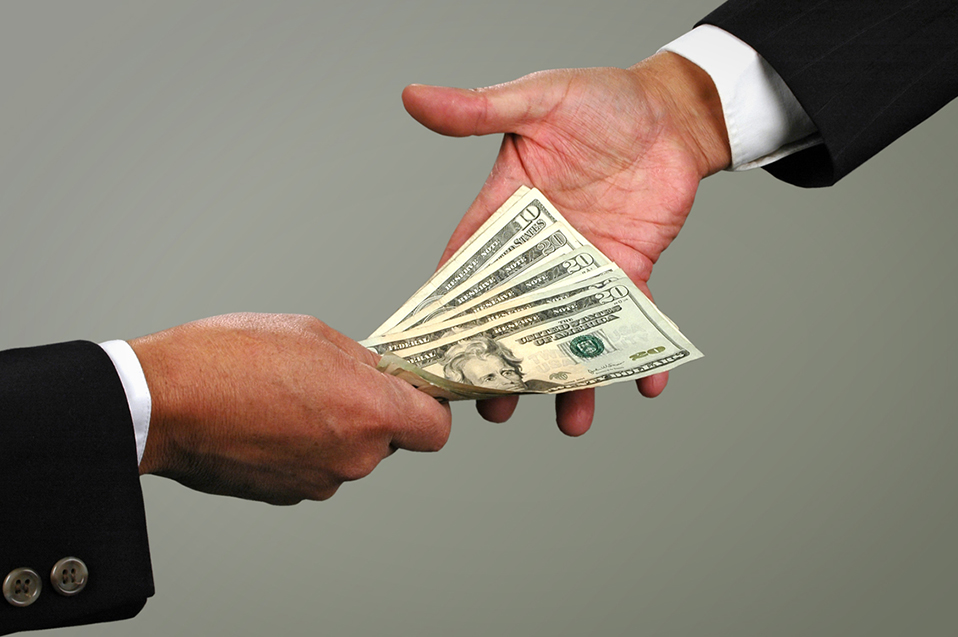 Corrupción, resultado de ciudadanos y funcionarios públicos