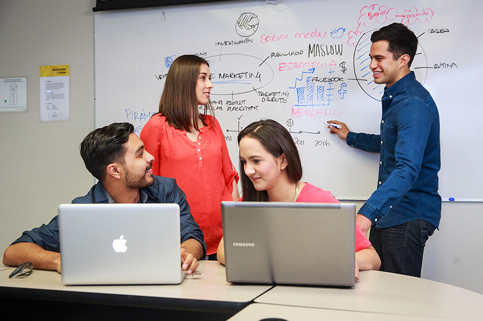 Buscarán apoyo para sus proyectos emprendedores