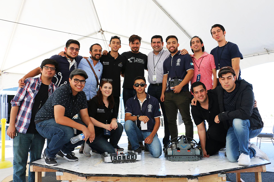 Tienen visión de futuro en el desarrollo de robots