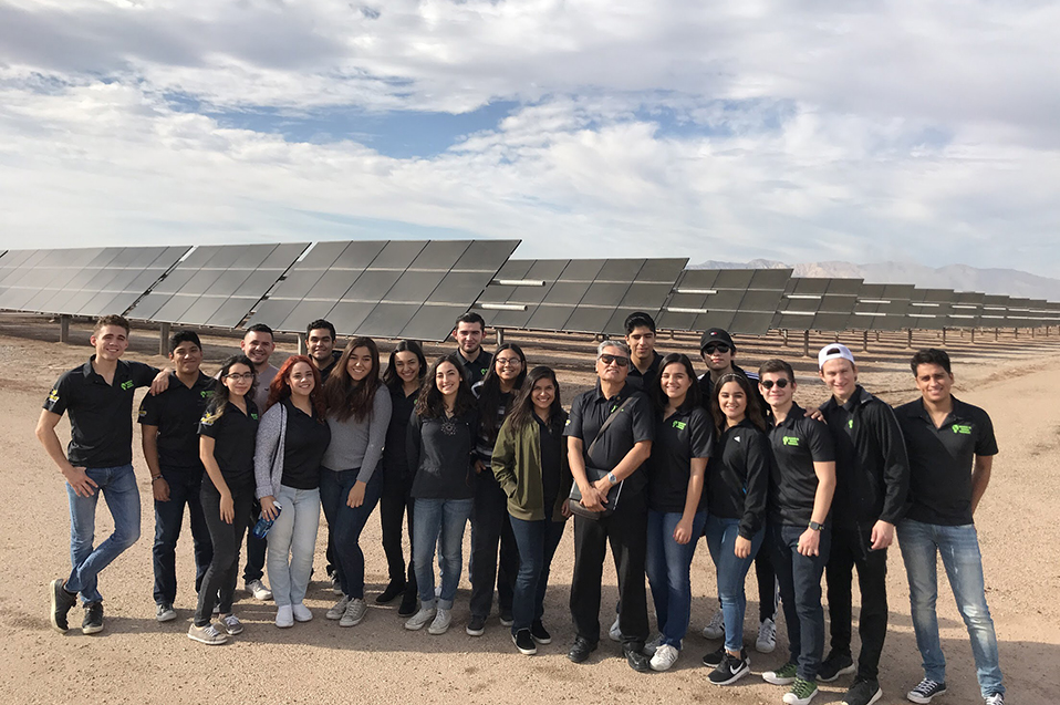 Visitan Ingenieros en Energías Renovables la Planta Fotovoltaica y Geotérmica de CFE en el Valle