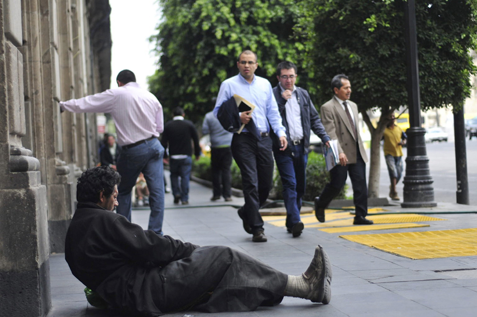 Prepara docente investigación sobre desigualdad en Mexicali