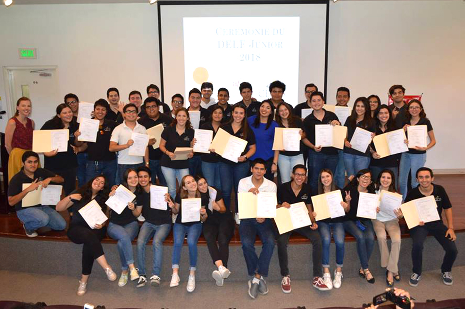 Concluyen sus estudios en idioma francés