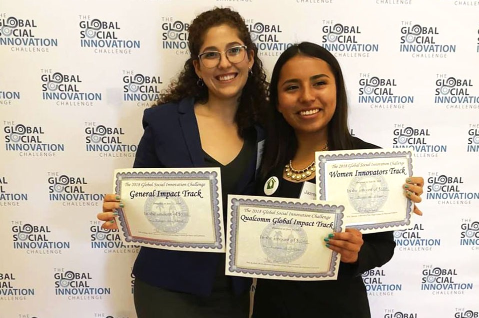 Estudiantes mexicanas triunfan en competencia internacional de innovación social