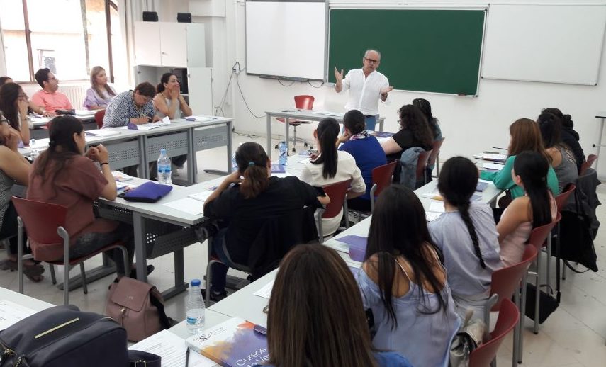 Alumnos del Posgrado en Educación de CETYS viven experiencia internacional en España