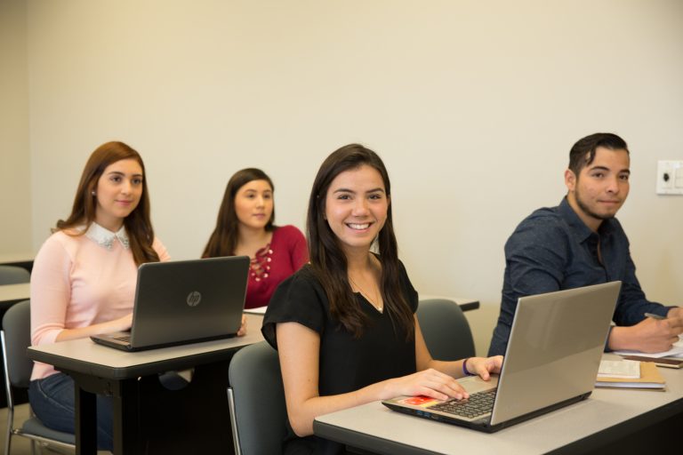 Victoria Rangel, becada para programa de emprendimiento en Babson - CETYS