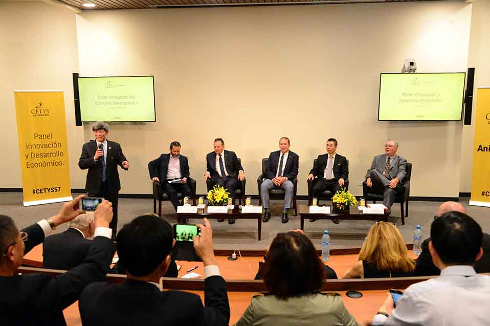Panel: Innovación y Desarrollo Económico.