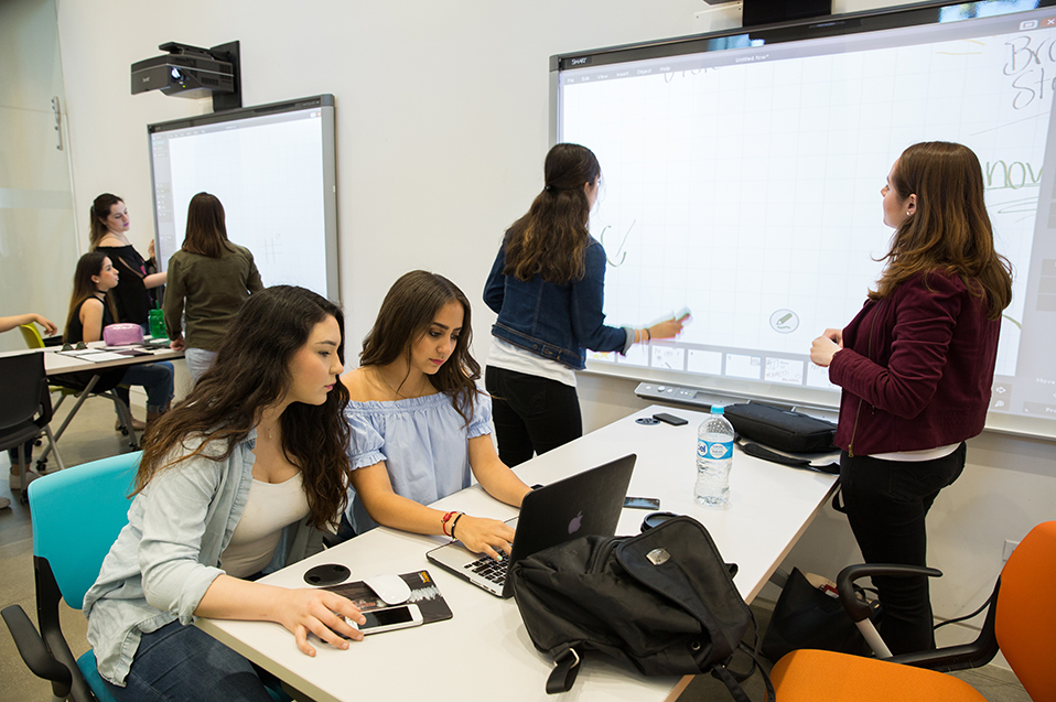 ¿Cómo el avance tecnológico ha cambiado la docencia en las aulas?