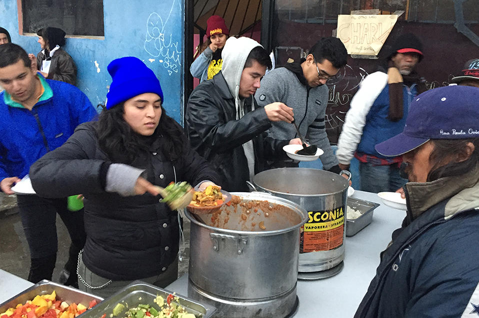 Alumnos de CETYS participan en proyecto comunitario “Tijuana Comida no Bombas”